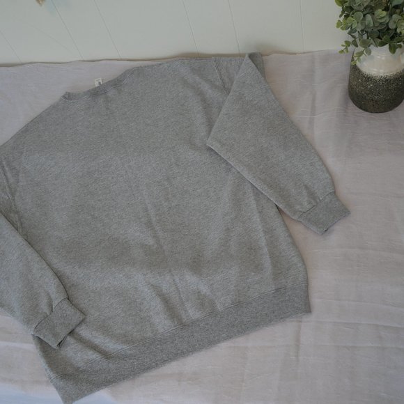 NEW! Crew neck sweatshirt - Picture 6 of 9